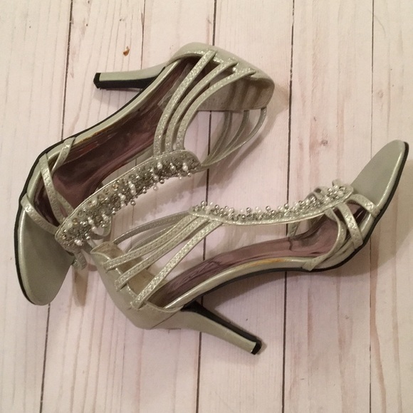 Metaphor silver heels size 6.5 - Picture 3 of 7